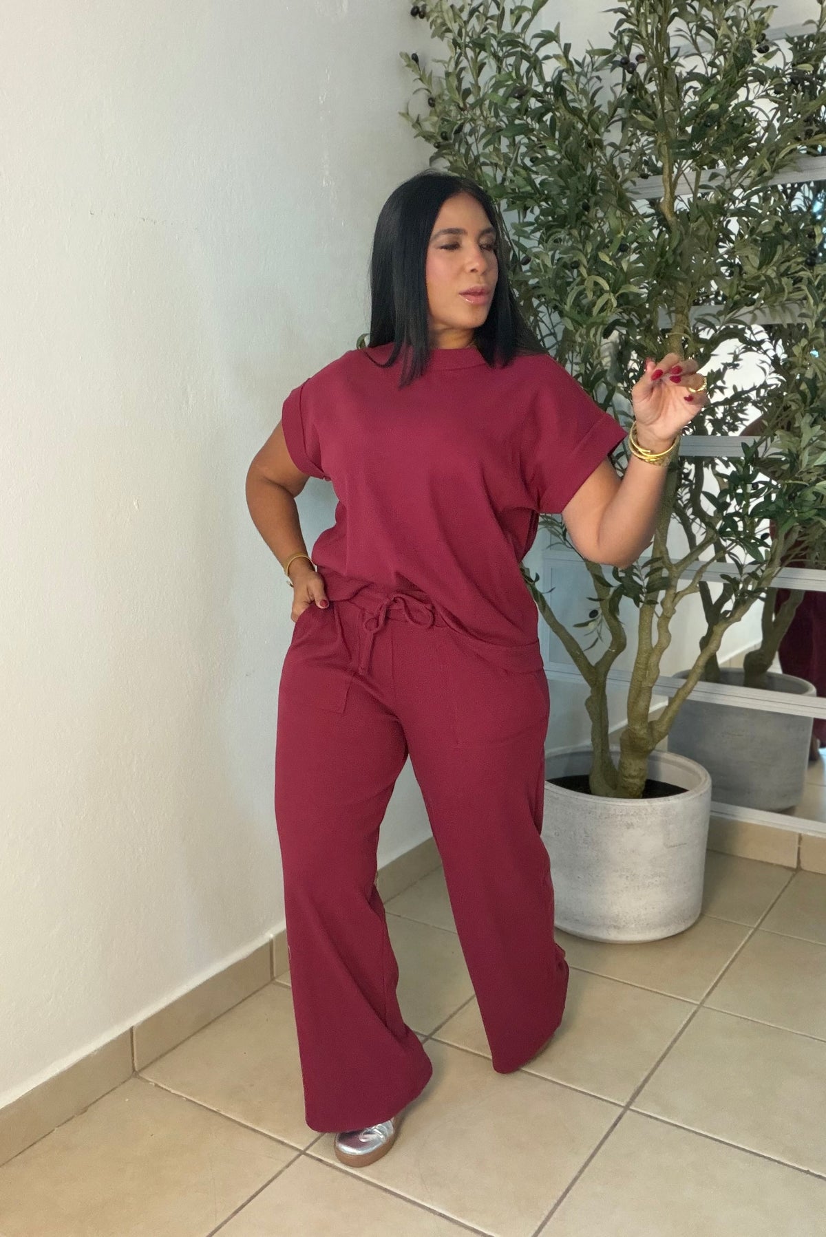 Burgundy Wine Spandex Set (top and pants) Bien Spandex y ùnico color. 💯 cotton premium y para viajar es muy top tambièn (Sold out Gracias)