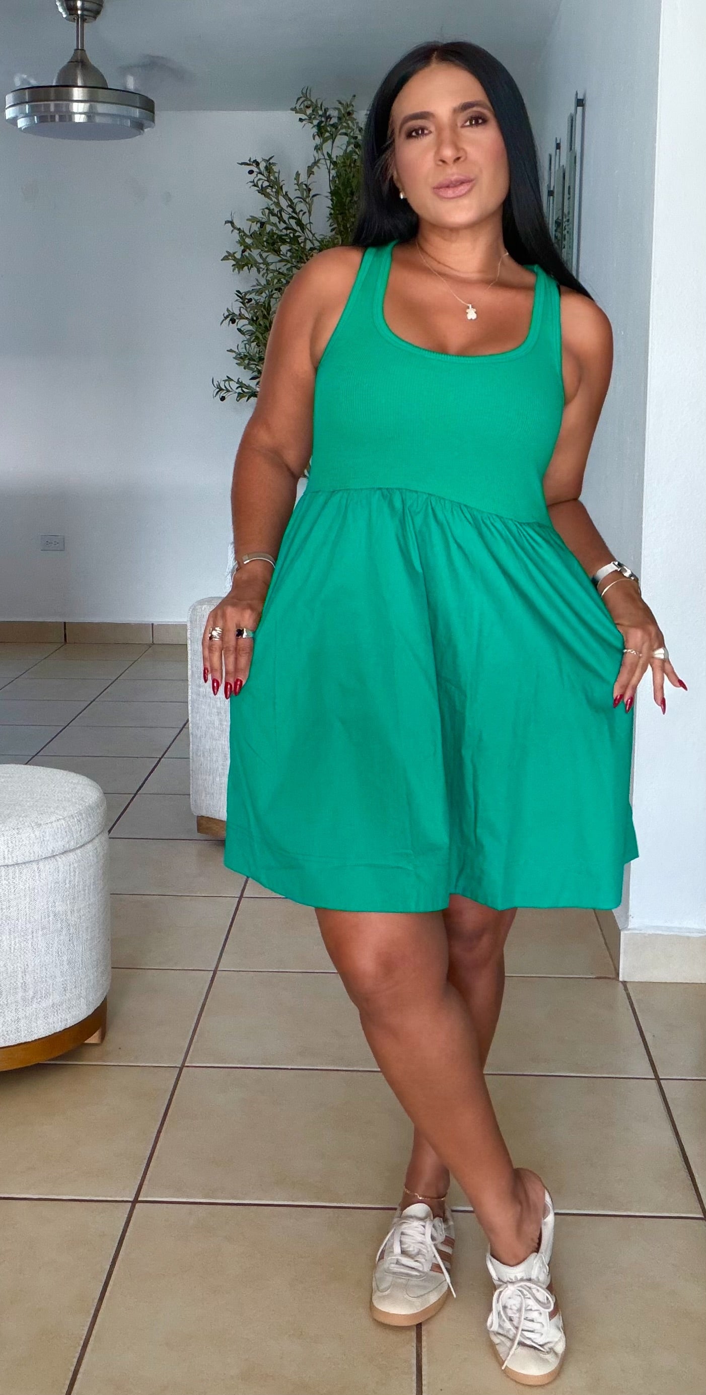 Ilié Kelly Green Luxe Spandex Tank Dress (con bolsillos no zipper ni botones) lo amarán