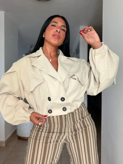 De Lujo Beige Spandex Blazer (jacket) con bolsillos y botones.  Oversized