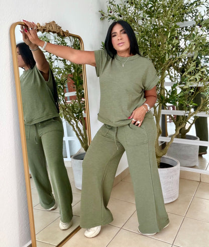 Set olive green  Luxe Travel Spandex Comfy Set (tiene bolsillos y no zipper ni botones) Conjunto de dos piezas Verde Olivo