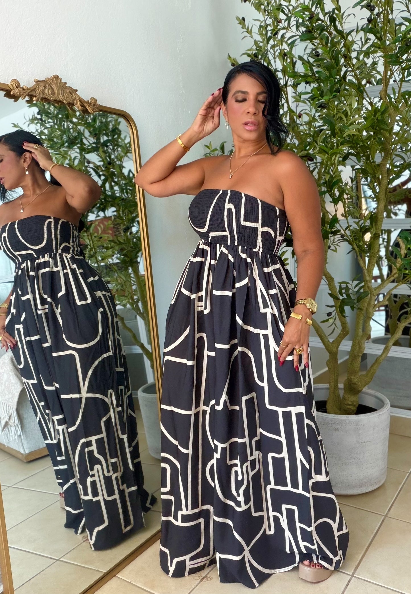Darimar Wide Leg Spandex De Lujo Jumpsuit (tiene bolsillos y no zipper ni botones)Black and lìneas Beige (SOLD OUT GRACIAS)