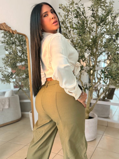 Olive Green  Bien Spandex Barrel Pants (le llamo el sumamente perfecto) tiene bolsillos. Fit perfecto (SOLD OUT GRACIAS)