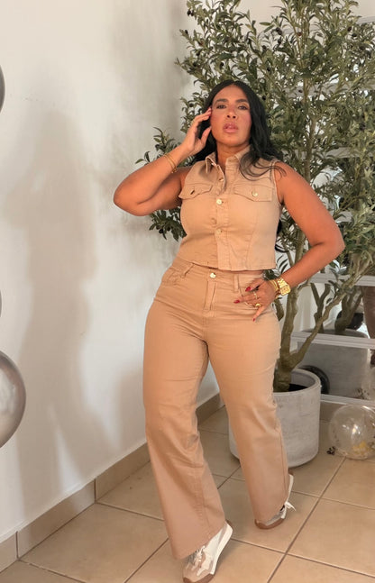 “Juanas” Mocha Beige Spandex Set Vest top y pantalòn . Simula denim (bien expandible) ùnico color y cubridor total. Mega còmodo