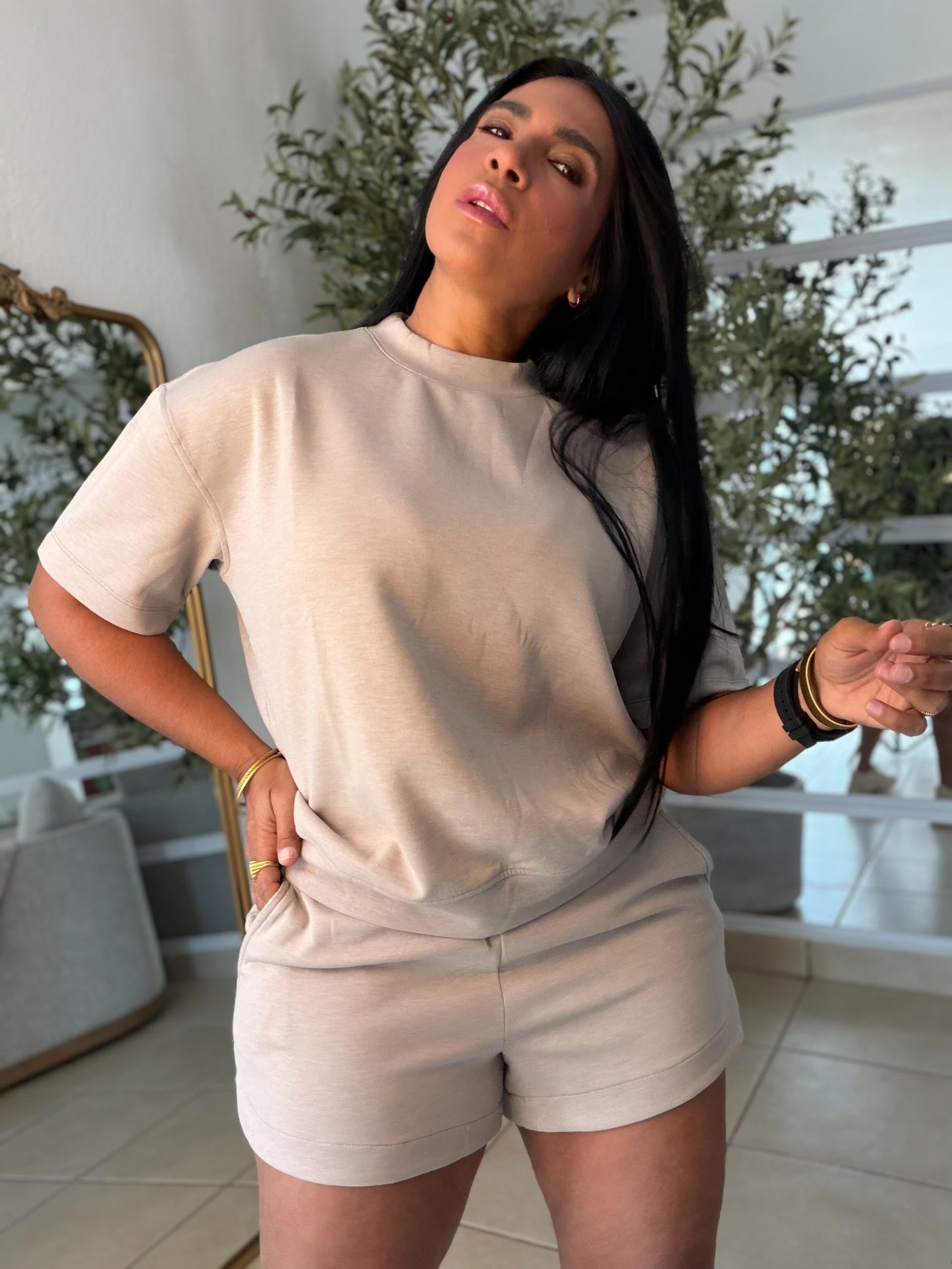 Mocha High Beige De lujo Oversized Top and Shorts Spandex Sporty Basic Set( crema oscurito) SOLD OUT GRACIAS