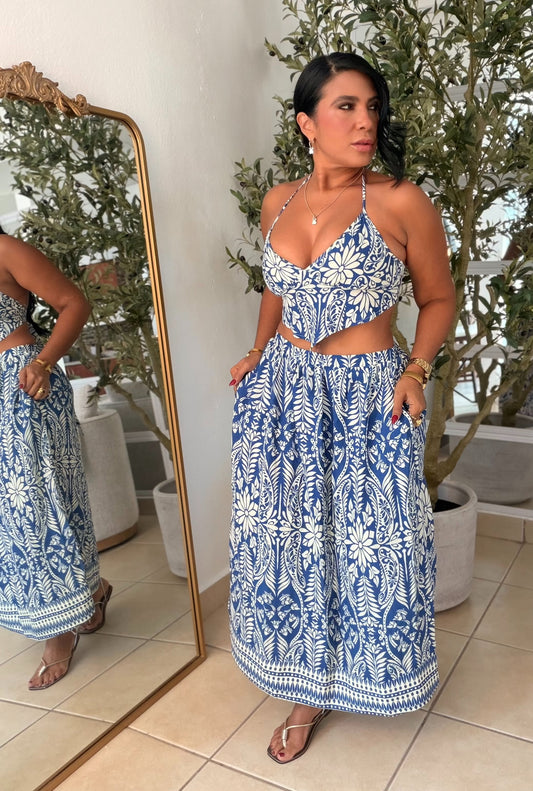 Italia Set Spandex y Top ajustable. Falda con bolsillos. Color azul y blanco (SOLD OUT GRACIAS)