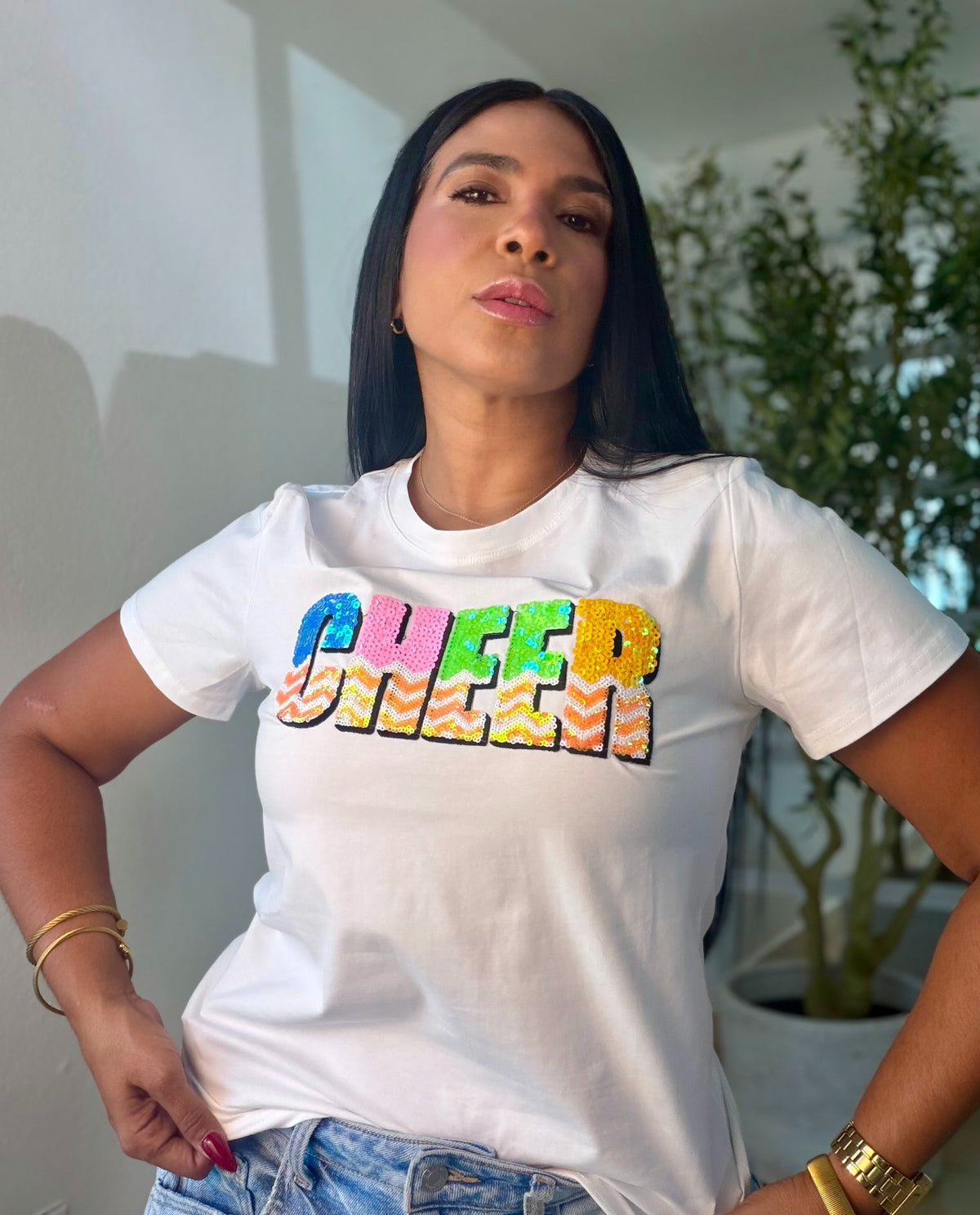 Cheers White and Multicolor Shirt Top Premium (Camisa Premium Blanca con Logo de cheers en colores) suelta y expandible (100% cotton)