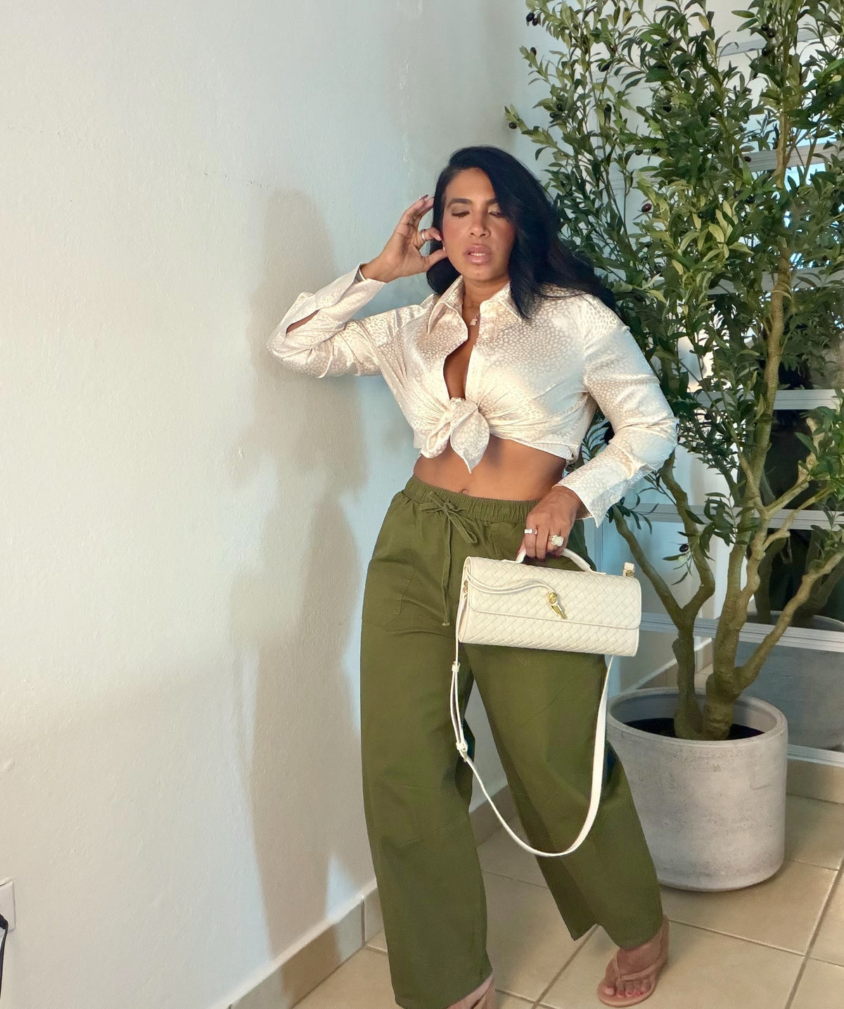 Alma Luxe Olive Spandex Total Baggy Pantalòn con bolsillos. 100% cotton