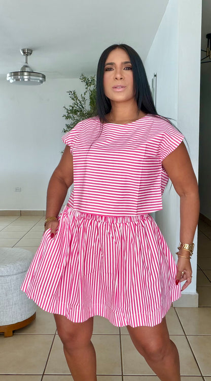 Mía Pink Striped Luxe Soandex Total Top and Skirt Ser (tiene bolsillos) SOLD OUT