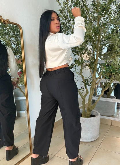 El blacky blacky Bien Spandex Barrel Pants (le llamo el sumamente perfecto) tiene bolsillos. Fit perfecto (SOLD OUT GRACIAS)