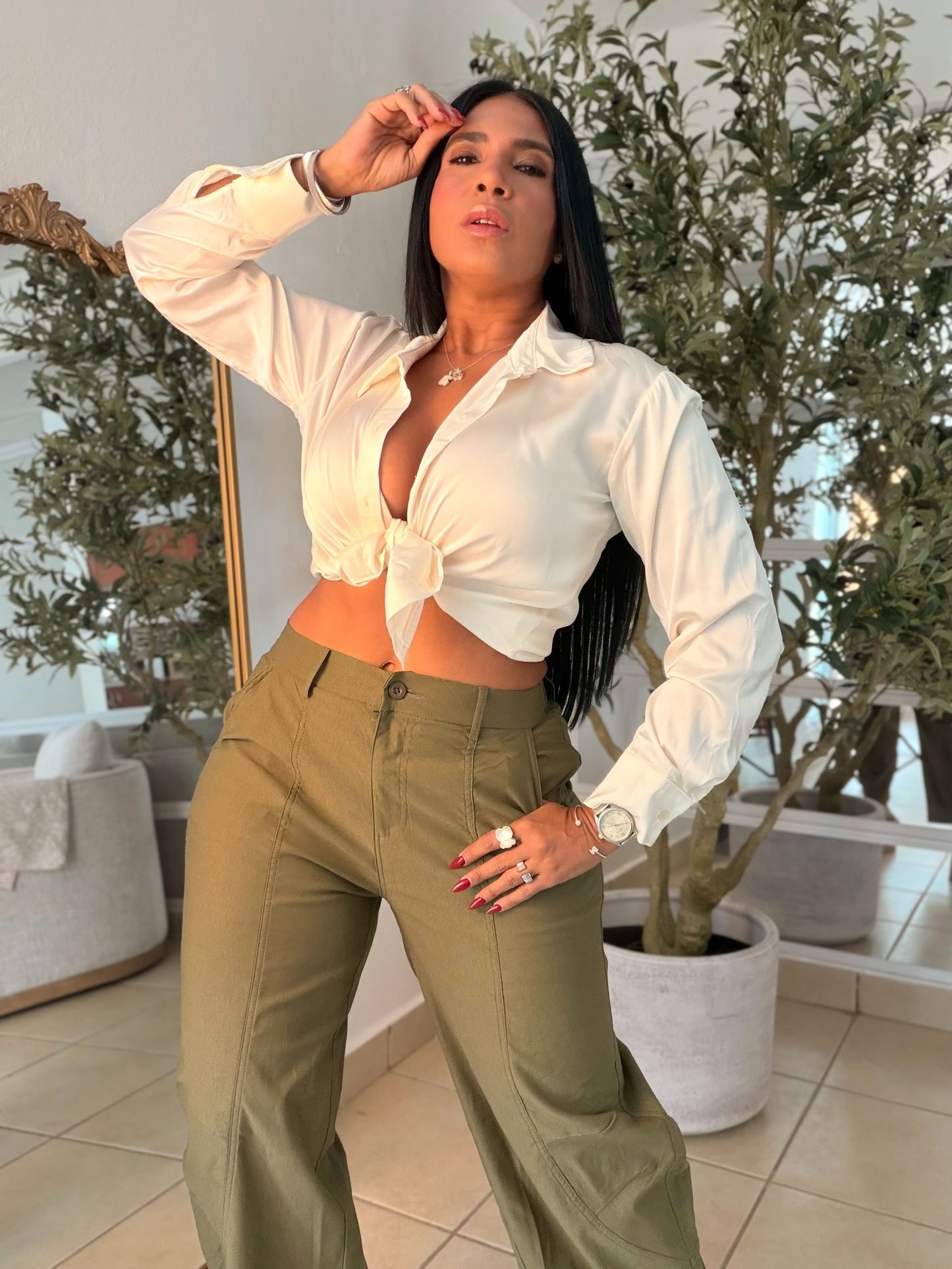 Olive Green  Bien Spandex Barrel Pants (le llamo el sumamente perfecto) tiene bolsillos. Fit perfecto (SOLD OUT GRACIAS)