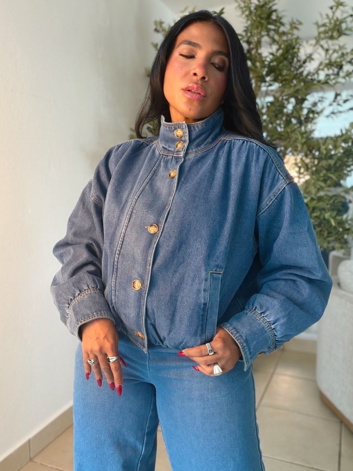 De Lujo Oversized Denim Blue Jacket and Top. Spandex Totalmente. Tiene zipper para que tambièn lo puedas utilizar suelto