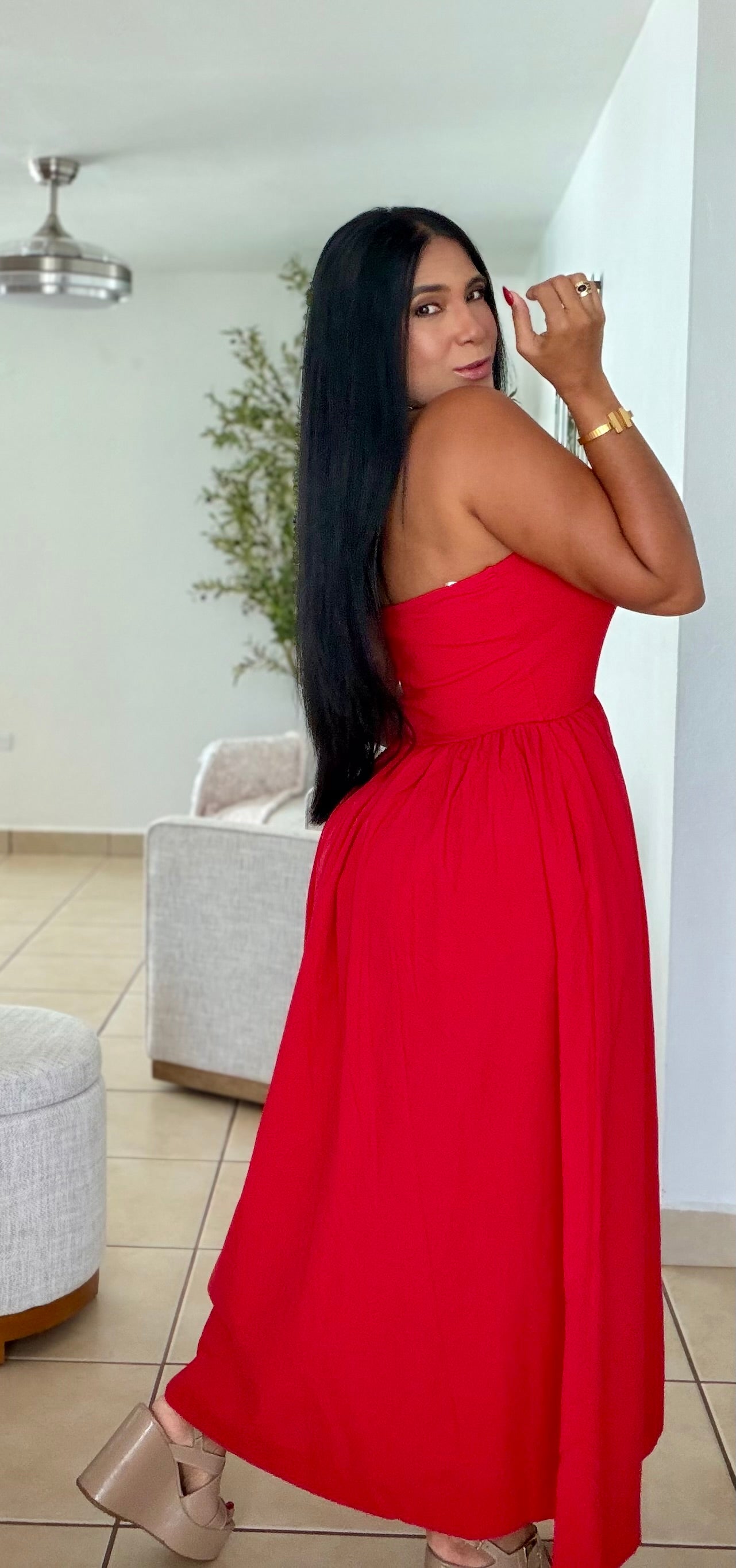 Stunning Red Tube Spandex Midi Dress (demasiado bello!!) tiene bolsillos. No zipper ni botones