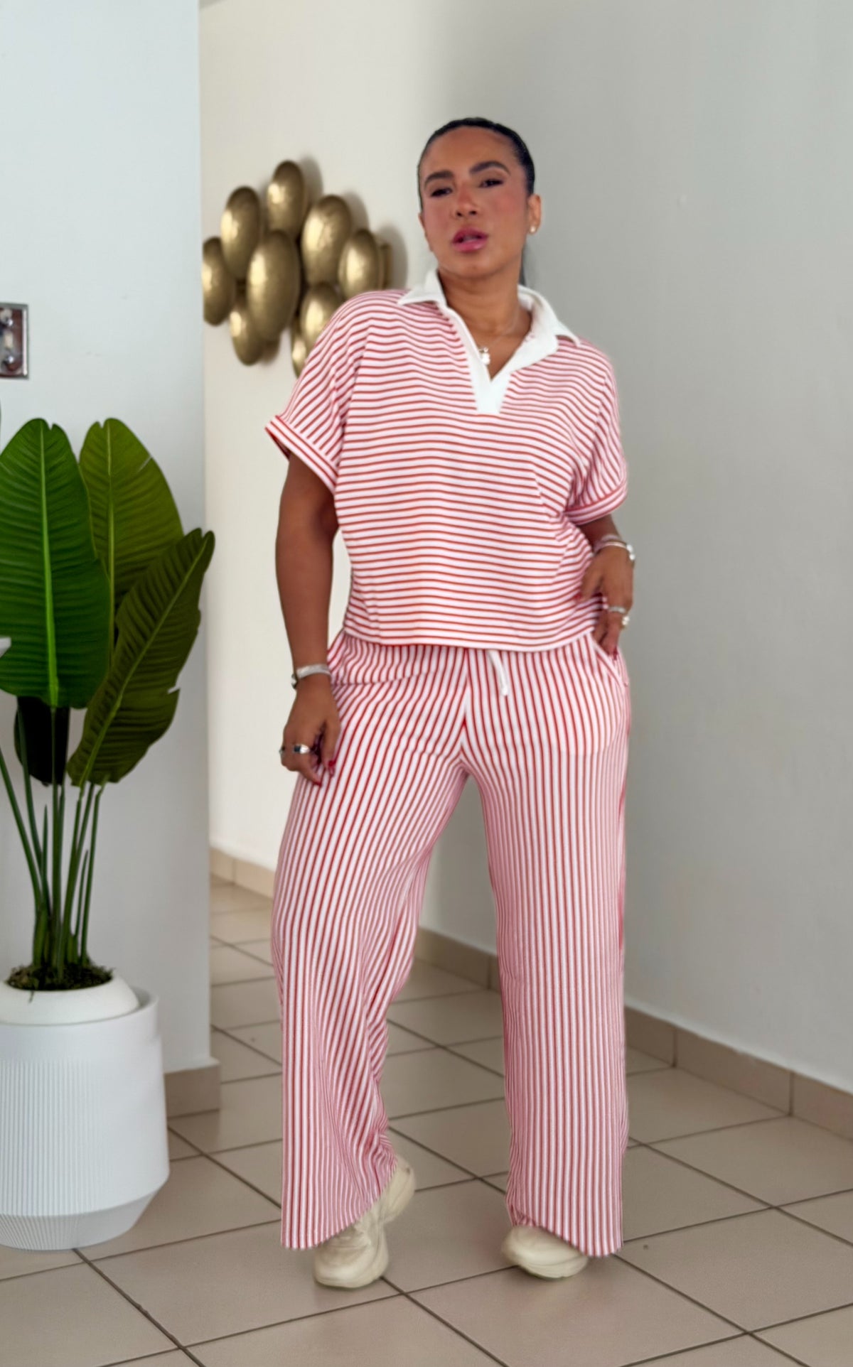 White and Red Striped Spandex Pants Set ( tiene bolsillos y único color) líneas rojas