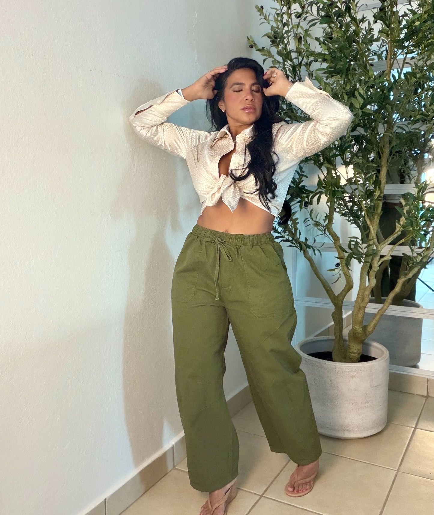 Alma Luxe Olive Spandex Total Baggy Pantalòn con bolsillos. 100% cotton
