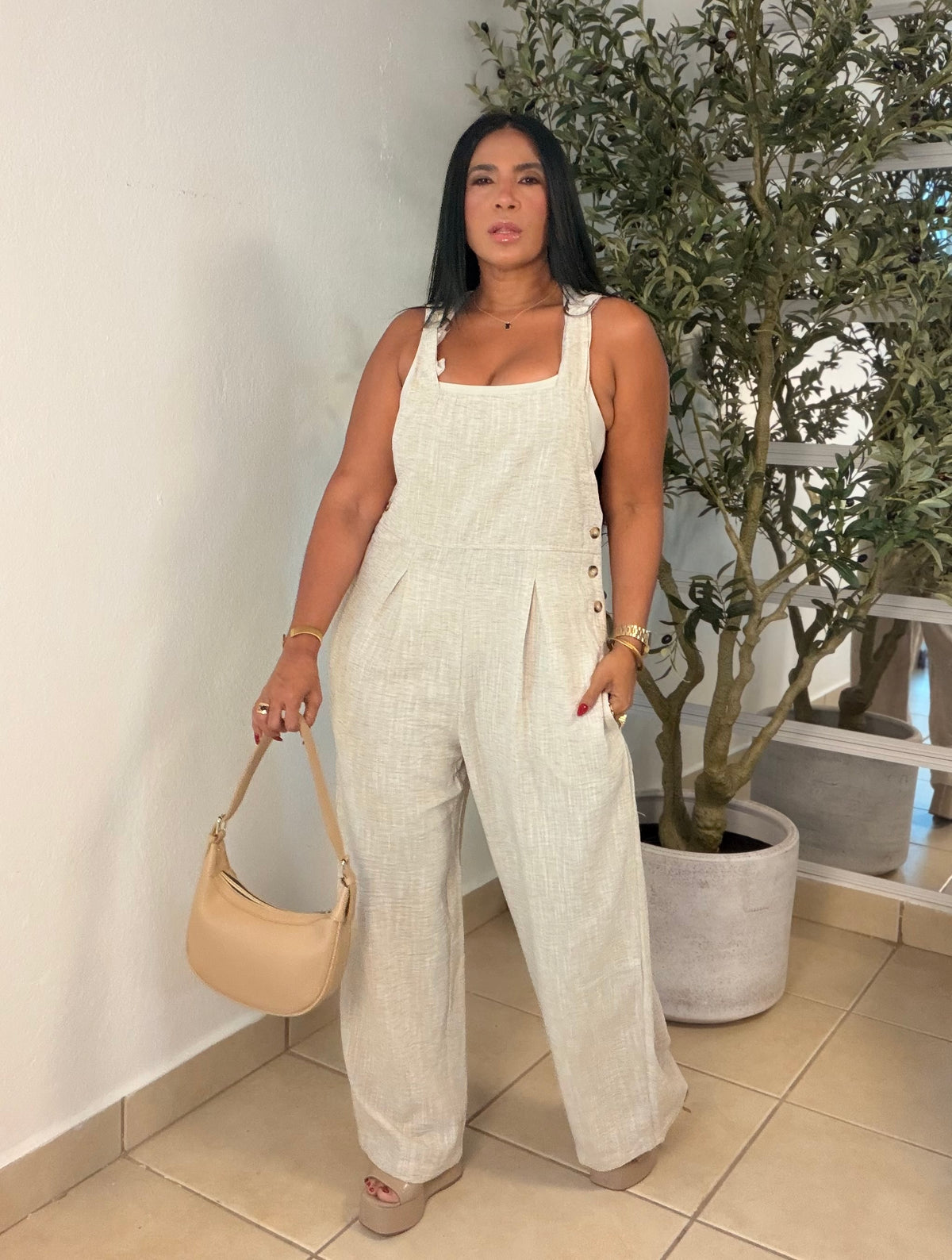 Overall color ctema avena en Hilo mega calidad premium. Ajustable en manguillos a gusto SOLD OUT GRACIAS
