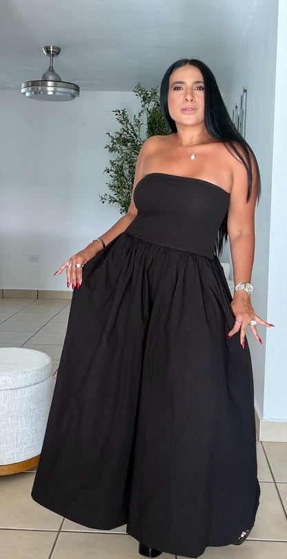 Stunning BlackTube Spandex Midi Dress (demasiado bello!!) tiene bolsillos. No zipper ni botones