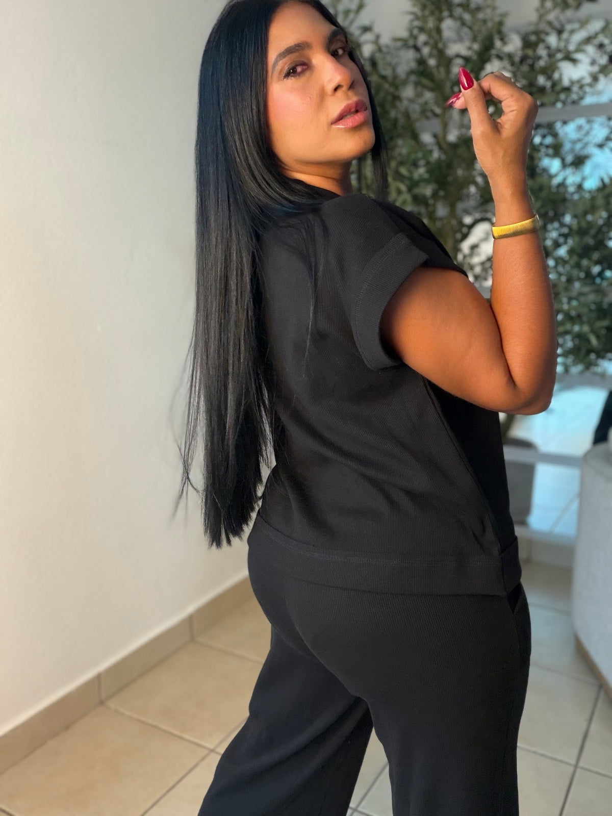 Black Blacky Spandex Set (top and pants) Bien Spandex y ùnico color. 💯 cotton premium y para viajar es muy top tambièn. Loungewear (SOLD OUT GRACIAS)