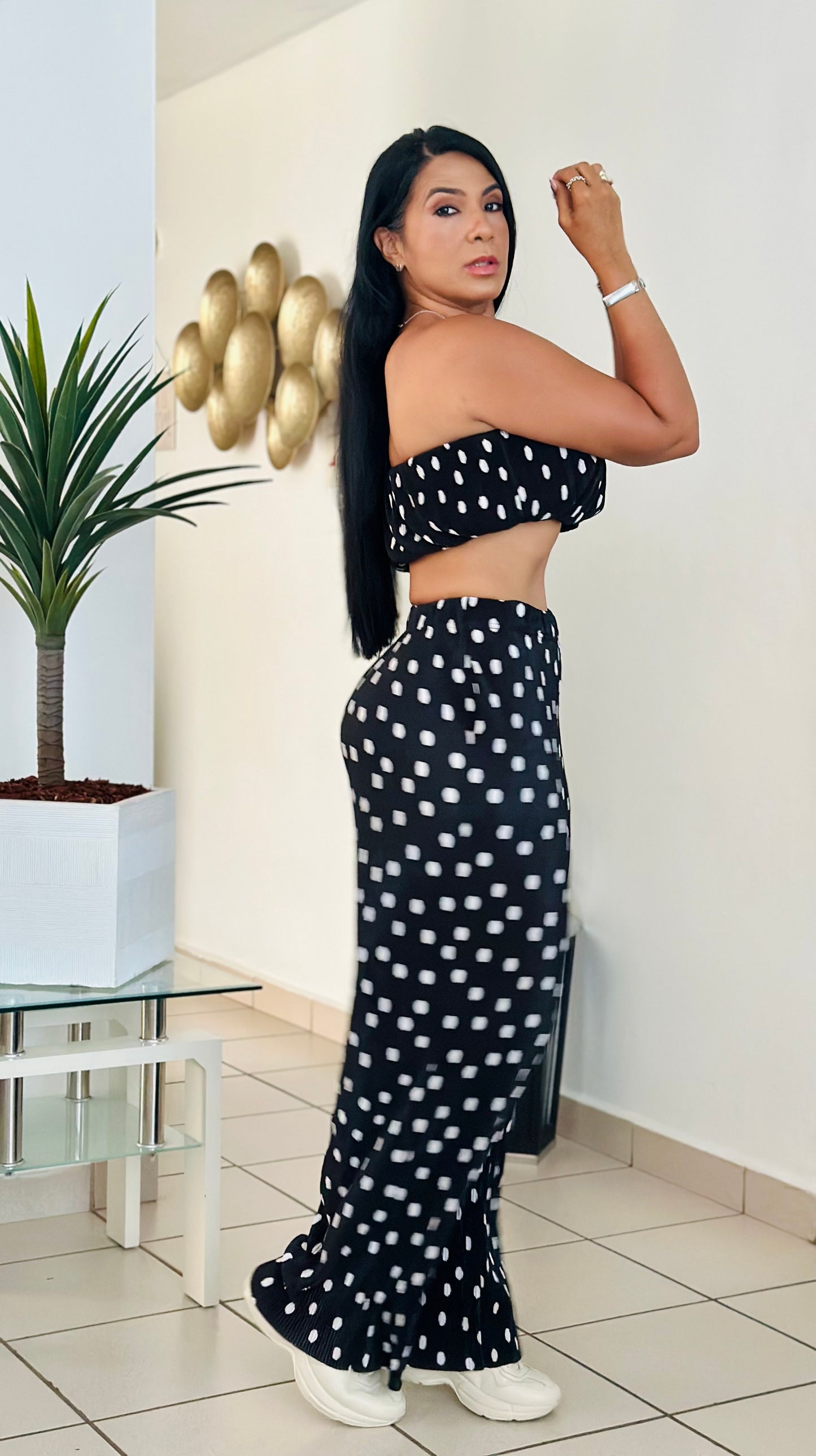 Set Polka Dots Mega Spandex y Mega bello ( tiene bolsillos y es bien suelto) puedes bajarle una talla) no zipper ni botones