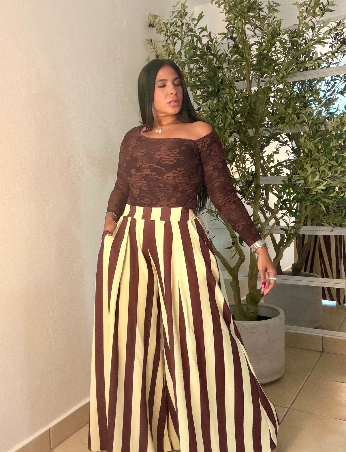 Striped Butter Yellow and Brown Wide Leg Palazzo Pants (Tiene bolsillos) SOLD OUT GRACIAS