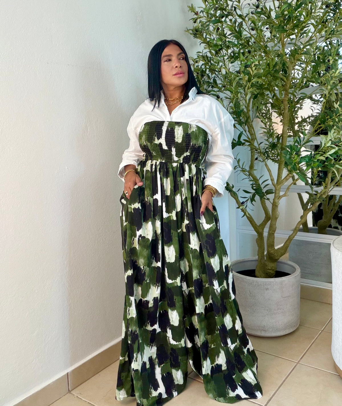 Darimar Wide Leg Spandex De Lujo Jumpsuit (tiene bolsillos y no zipper ni botones Choco Green and White  lìneas Beige. Tiene bolsillos