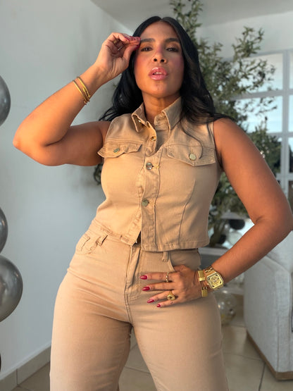 “Juanas” Mocha Beige Spandex Set Vest top y pantalòn . Simula denim (bien expandible) ùnico color y cubridor total. Mega còmodo