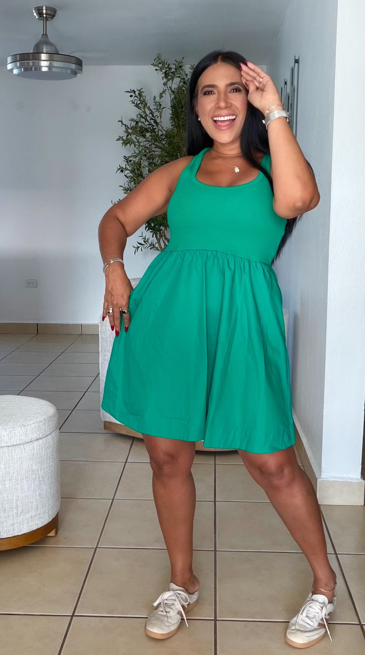 Ilié Kelly Green Luxe Spandex Tank Dress (con bolsillos no zipper ni botones) lo amarán