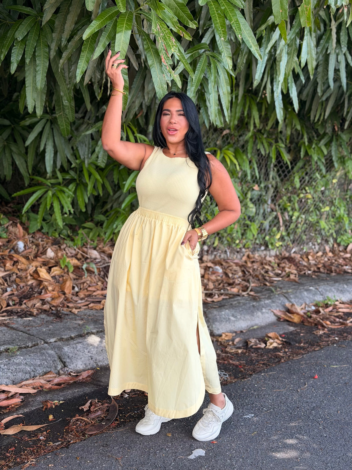 Butter Yellow Luxury Spandex Midi Knit Dress (forrito debajo suelto y tiene bolsillos)