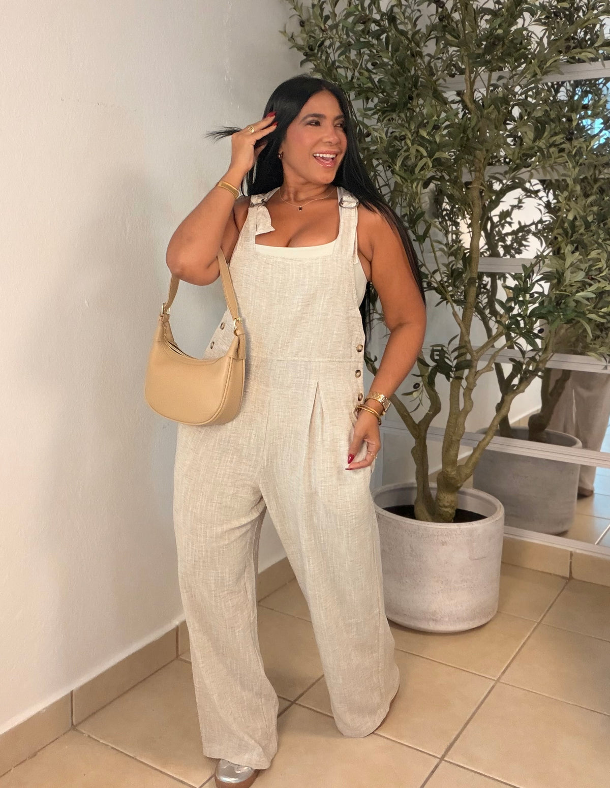Overall color ctema avena en Hilo mega calidad premium. Ajustable en manguillos a gusto SOLD OUT GRACIAS