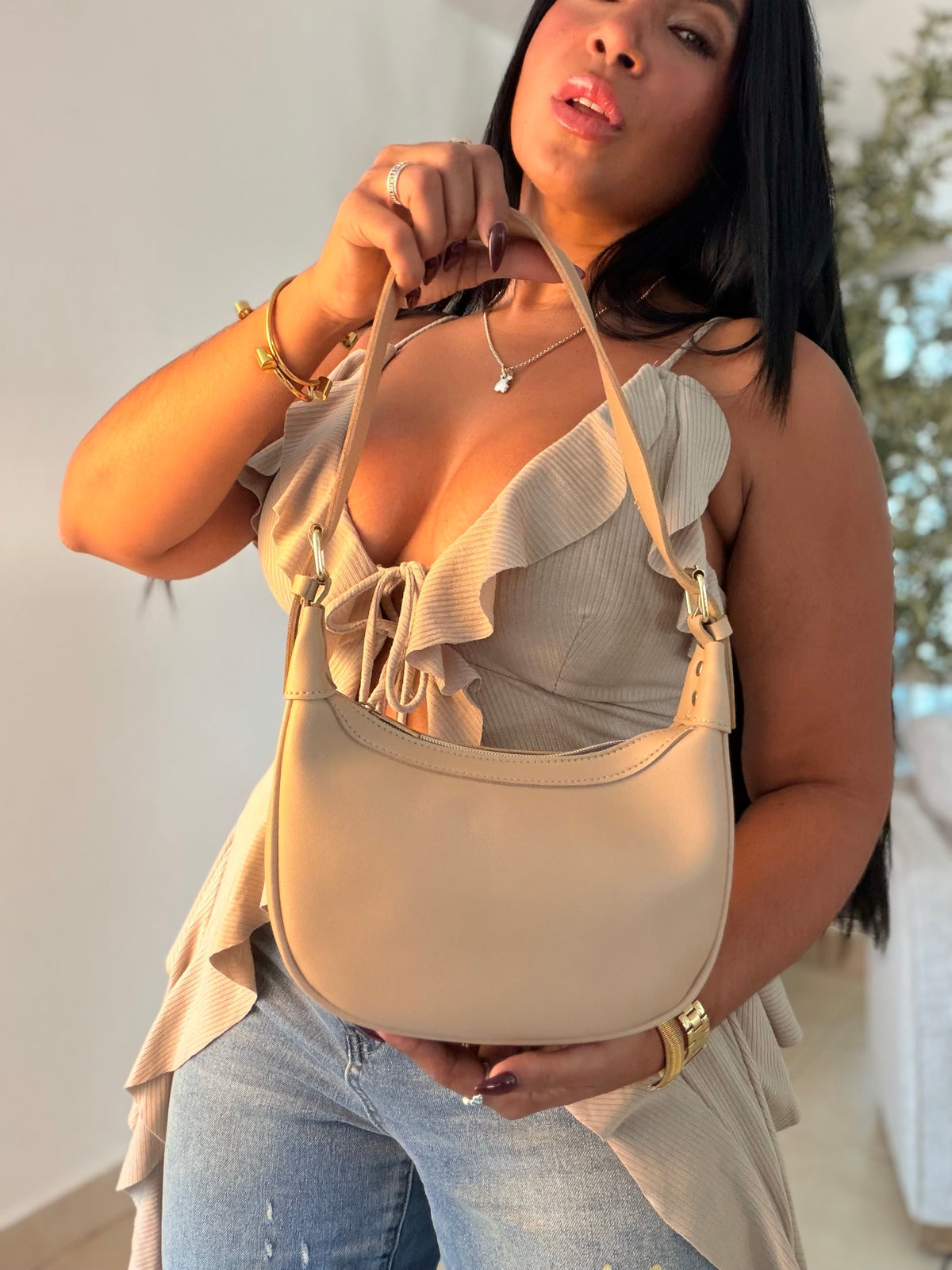 Beige Crema Spandex y Ajustable Ruffle Top (SOLD)