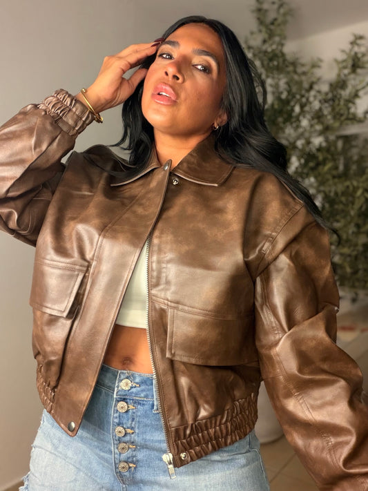 Chaqueta Chocolates Brown Marmoleado de Mega Lujo! Oversized Style Expandible. Cómoda y tiene bolsillos.  Leather