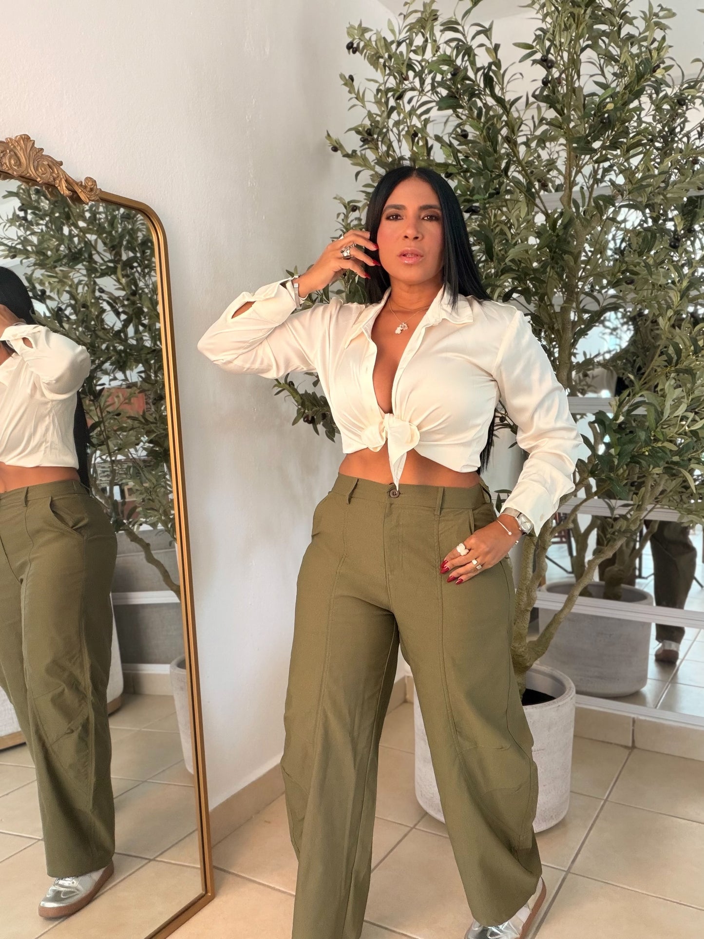 Olive Green  Bien Spandex Barrel Pants (le llamo el sumamente perfecto) tiene bolsillos. Fit perfecto (SOLD OUT GRACIAS)