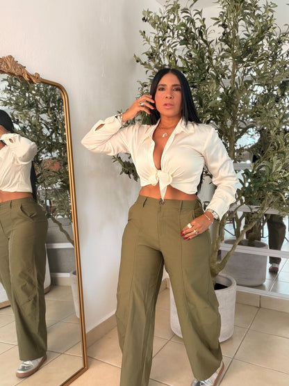 Olive Green  Bien Spandex Barrel Pants (le llamo el sumamente perfecto) tiene bolsillos. Fit perfecto (SOLD OUT GRACIAS)
