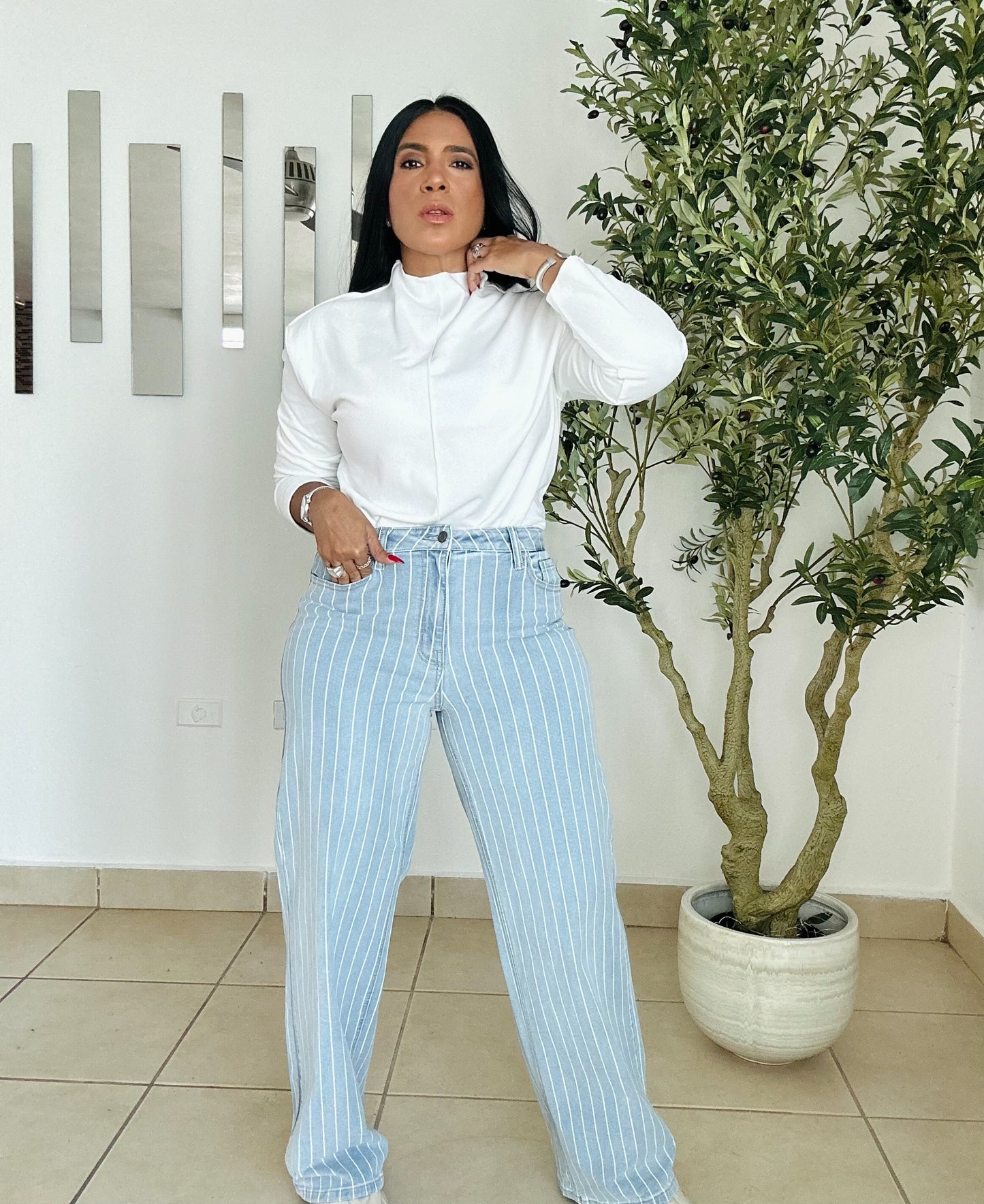 Cello Luxe So Spandex Wide Leg Jeans Light Blue (corre grande) es muy bello