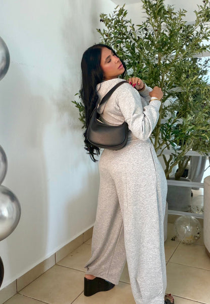 The Luxe Gray (gris claro) Mega Premium Baggy Pants Set Spandex. Tiene bolsillos. La calidad y comodidad es a otro nivel! Color gris claro de lujo y de viajes es perfecto