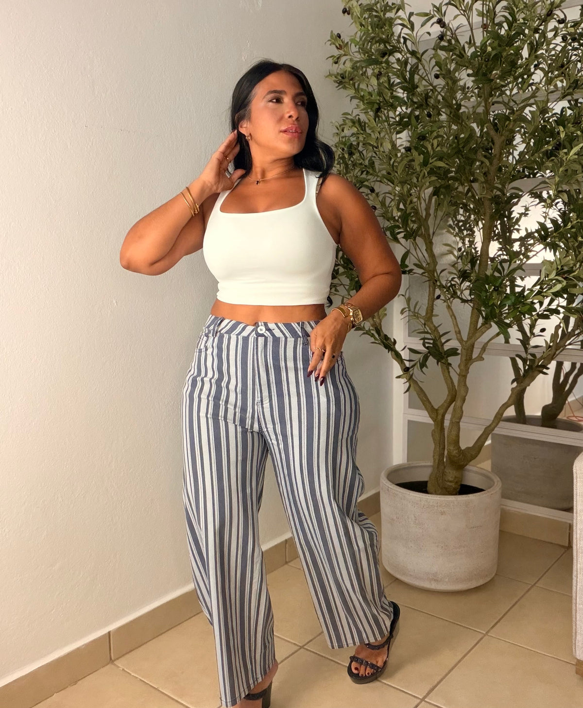 Beige Crema and Azul BluenSpandex Barrel Pants (liviano, còmdo, tiene bolsillos y bien spandex) con lìneas verticales para estilizar el cuerpo