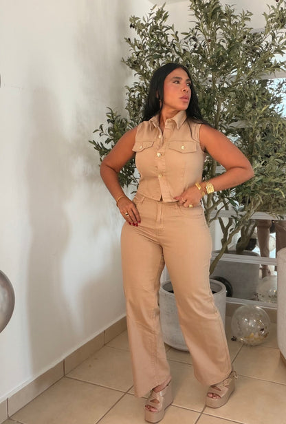 “Juanas” Mocha Beige Spandex Set Vest top y pantalòn . Simula denim (bien expandible) ùnico color y cubridor total. Mega còmodo
