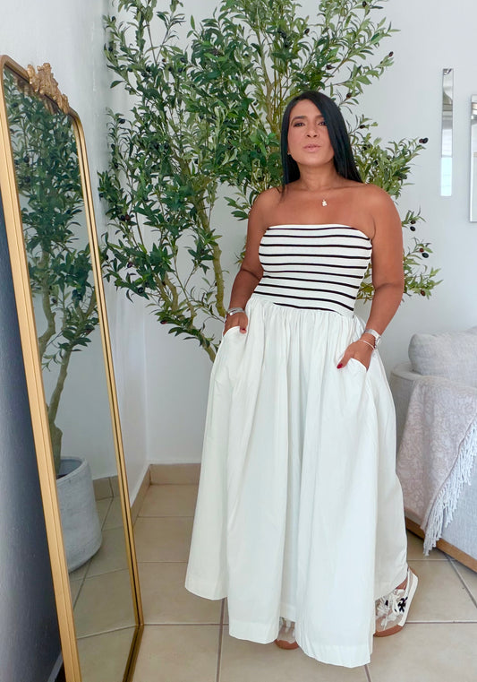 Stunning White and Black Striped Choco Tube Spandex Midi Dress (demasiado bello!!) tiene bolsillos. No zipper ni botones SOLD OUT