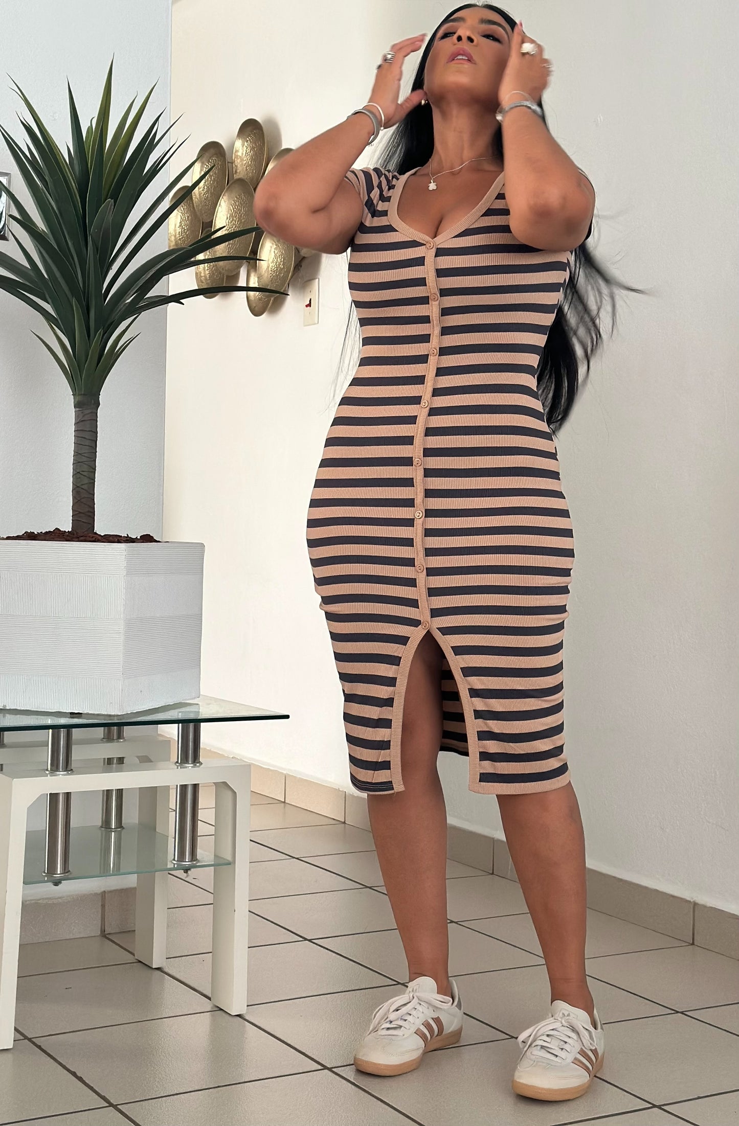 Napolitana StripedBrown Spandex Midi Dress (botones no funcionales. No se abren los botones)