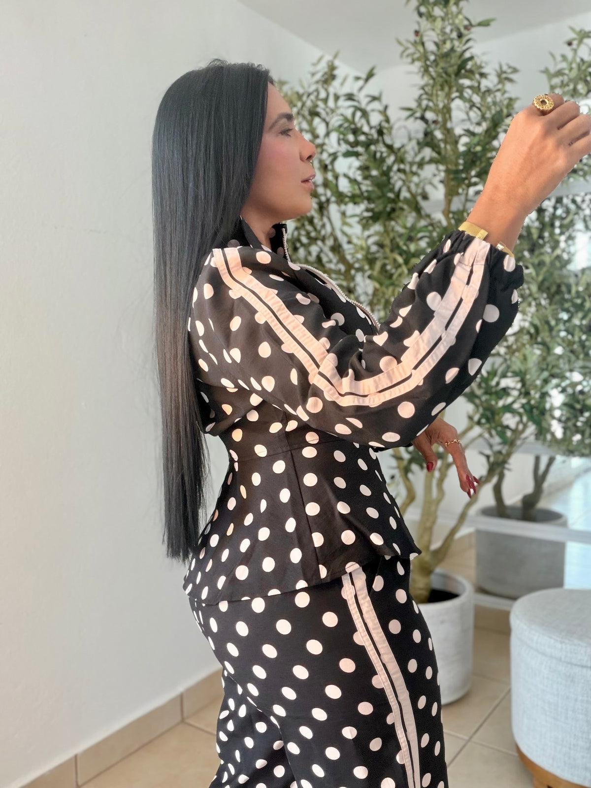 Blacky Black Polka dots Spandex Peplum Top and pants (todo expandible y tiene bolsillos) SOLD OUT GRACIAS