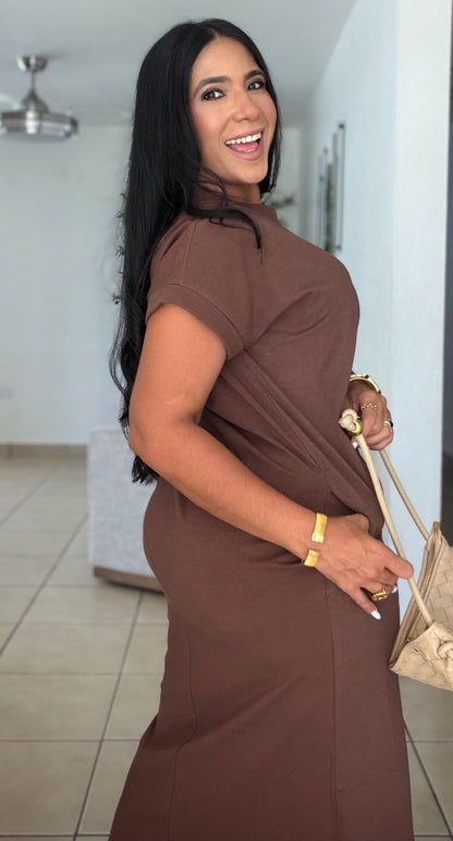 Oh Mua Choco Brown Spandex Midi Dress (ustedes ya saben)tiene bolsillos