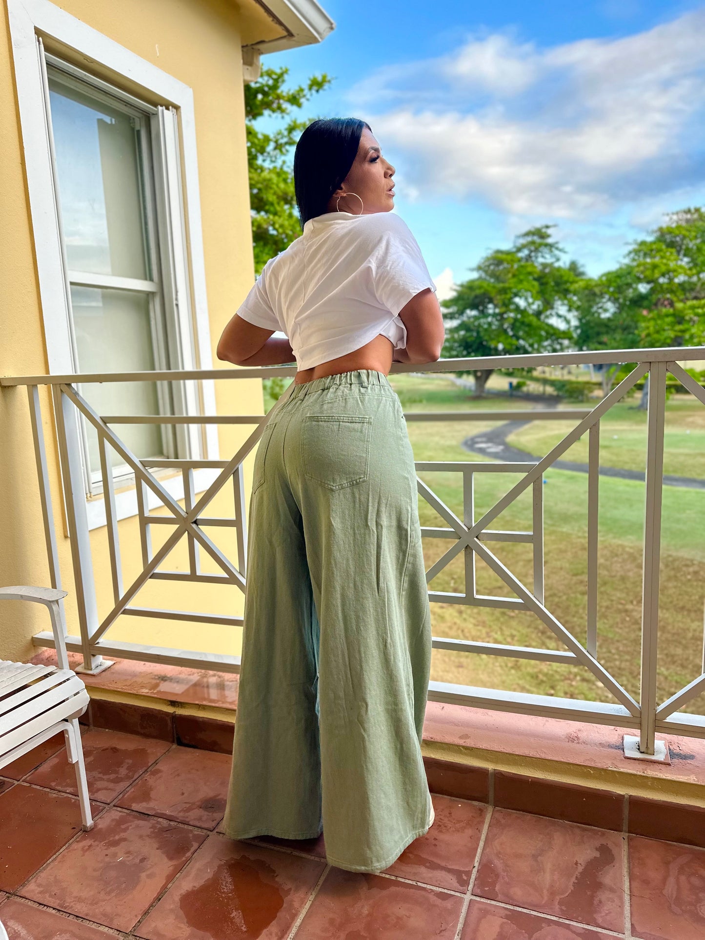 Divine Mega Spandex Wide Leg Trend Pants (Oversized) tiene bolsillos