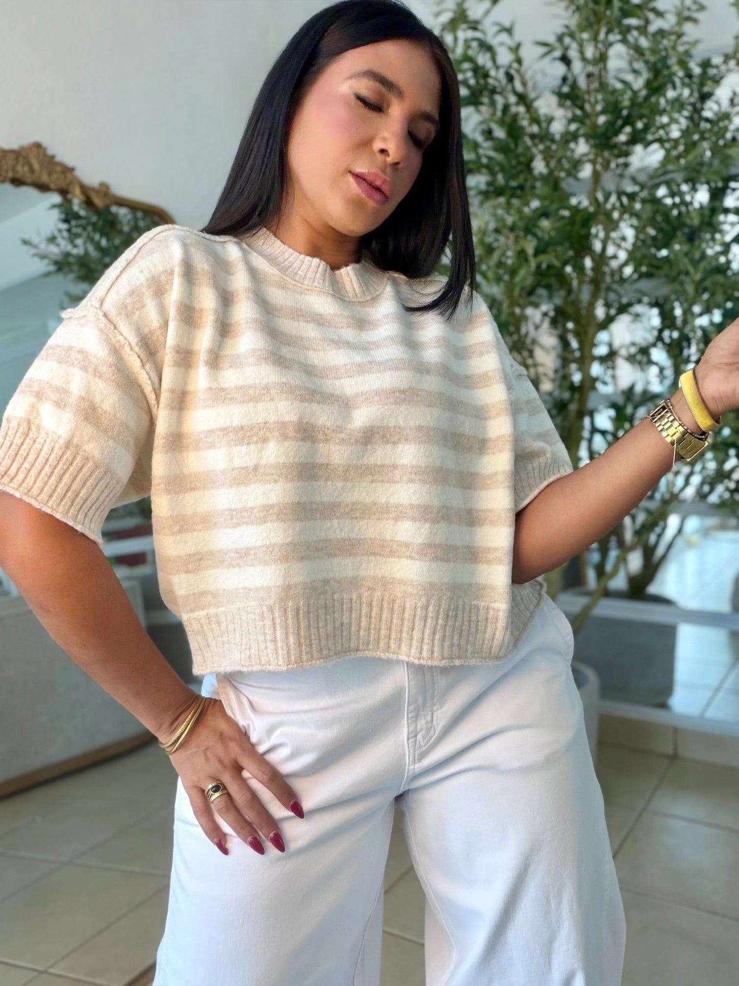 “Eva” Beige and White Striped Oversized Top (top de lìneas)