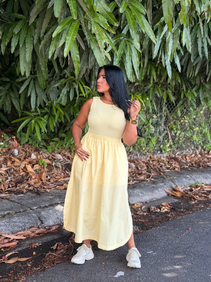 Butter Yellow Luxury Spandex Midi Knit Dress (forrito debajo suelto y tiene bolsillos)
