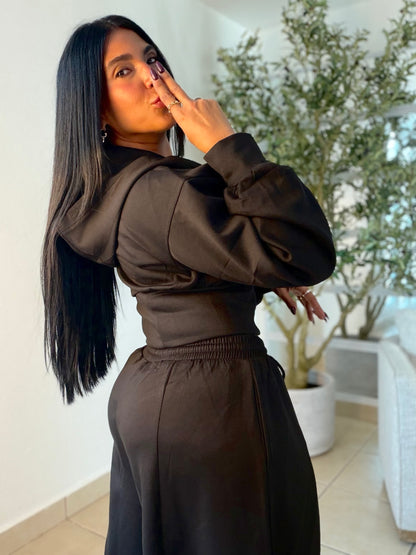 The Luxe Blacky Mega Premium Baggy Pants Set Spandex. Tiene bolsillos. La calidad y comodidad es a otro nivel! Color negro de lujo y de viajes es perfecto (SOLD OUT GRACIAS)