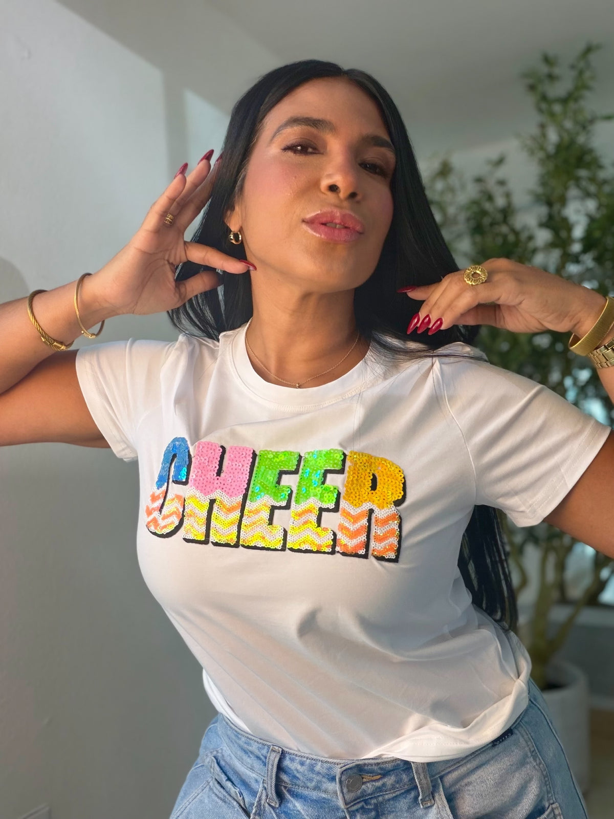 Cheers White and Multicolor Shirt Top Premium (Camisa Premium Blanca con Logo de cheers en colores) suelta y expandible (100% cotton)