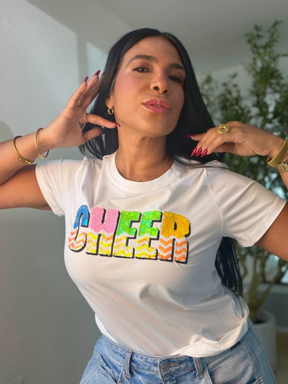 Cheers White and Multicolor Shirt Top Premium (Camisa Premium Blanca con Logo de cheers en colores) suelta y expandible (100% cotton)