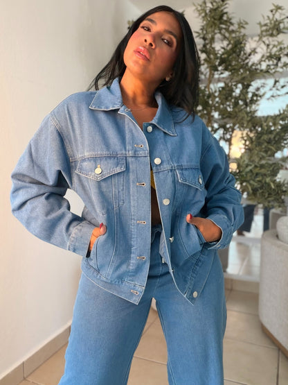 Oversized Denim Blue Jacket (ùsalo abierto con camisas debaho o como top cerrado)