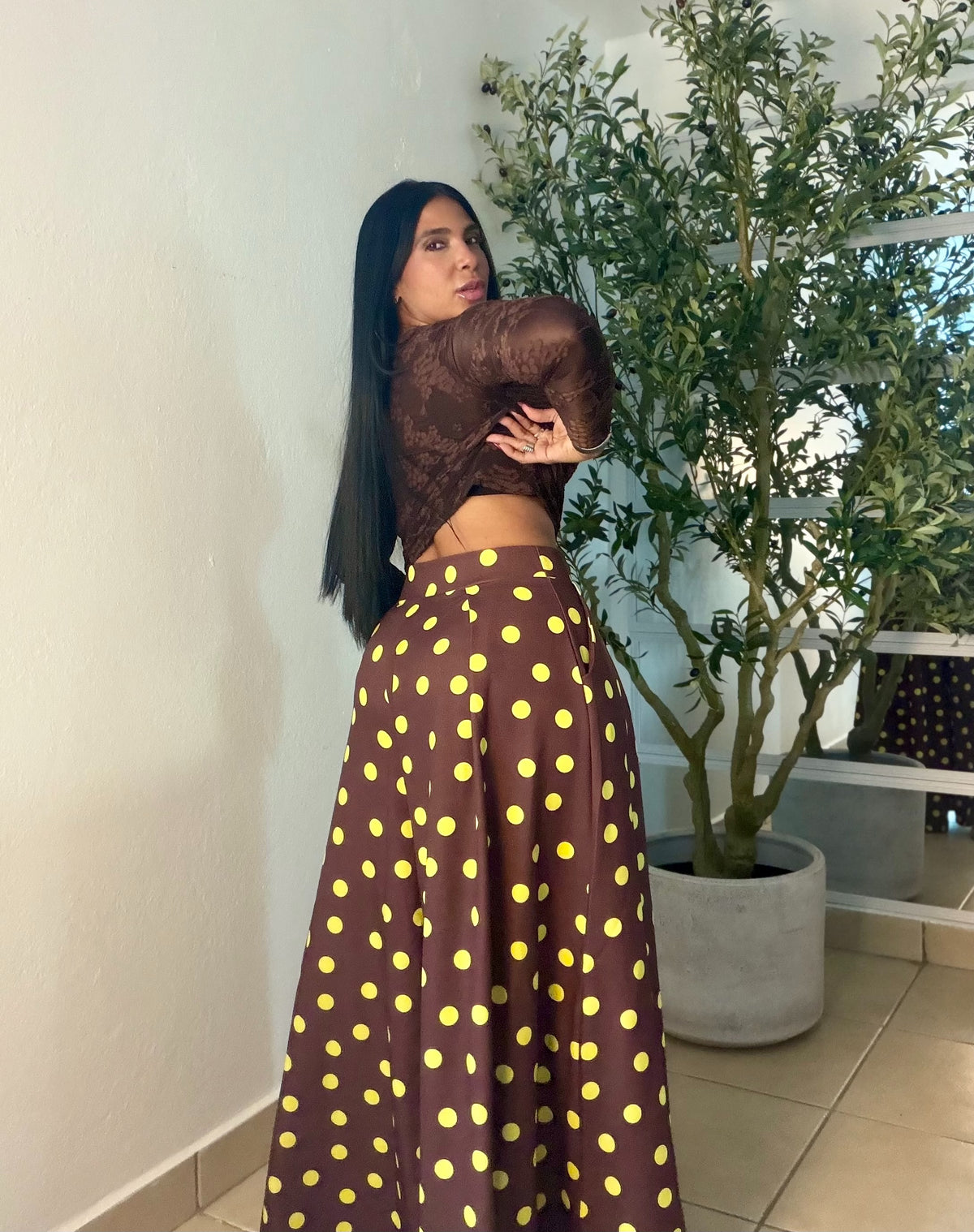 Polka Dots Yellow and Brown Wide Leg Palazzo Pants (Tiene bolsillos) ùnico color. Puesto small