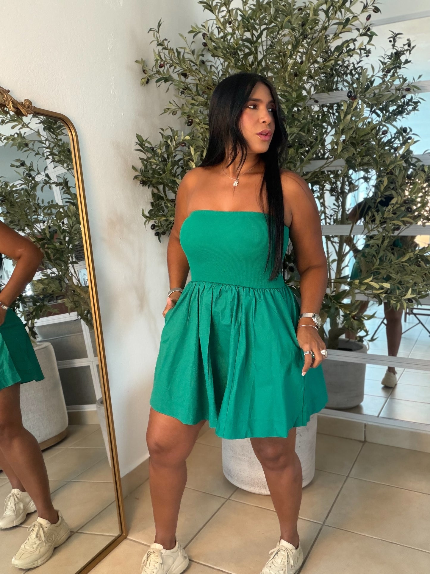 Veraneo Kelly Green (Verde intenso bello) tubo dress con bolsillos (dress with pockets) SOLD OUT GRACIAS
