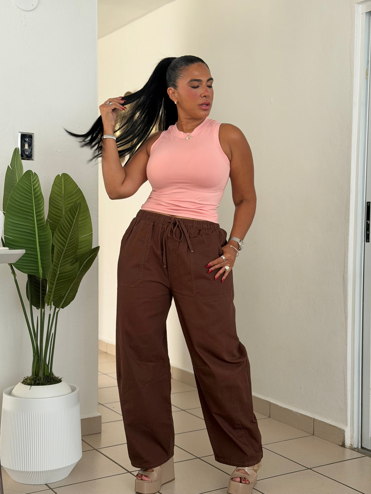 Alma Luxe Choco Brown Spandex Total Baggy Pantalòn con bolsillos. 100%